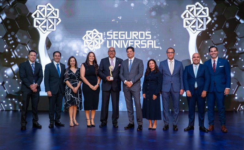 Seguros Universal premia a sus corredores